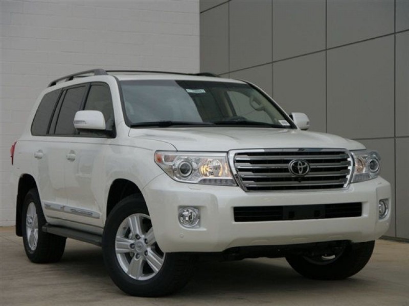 toyota land cruiser 200